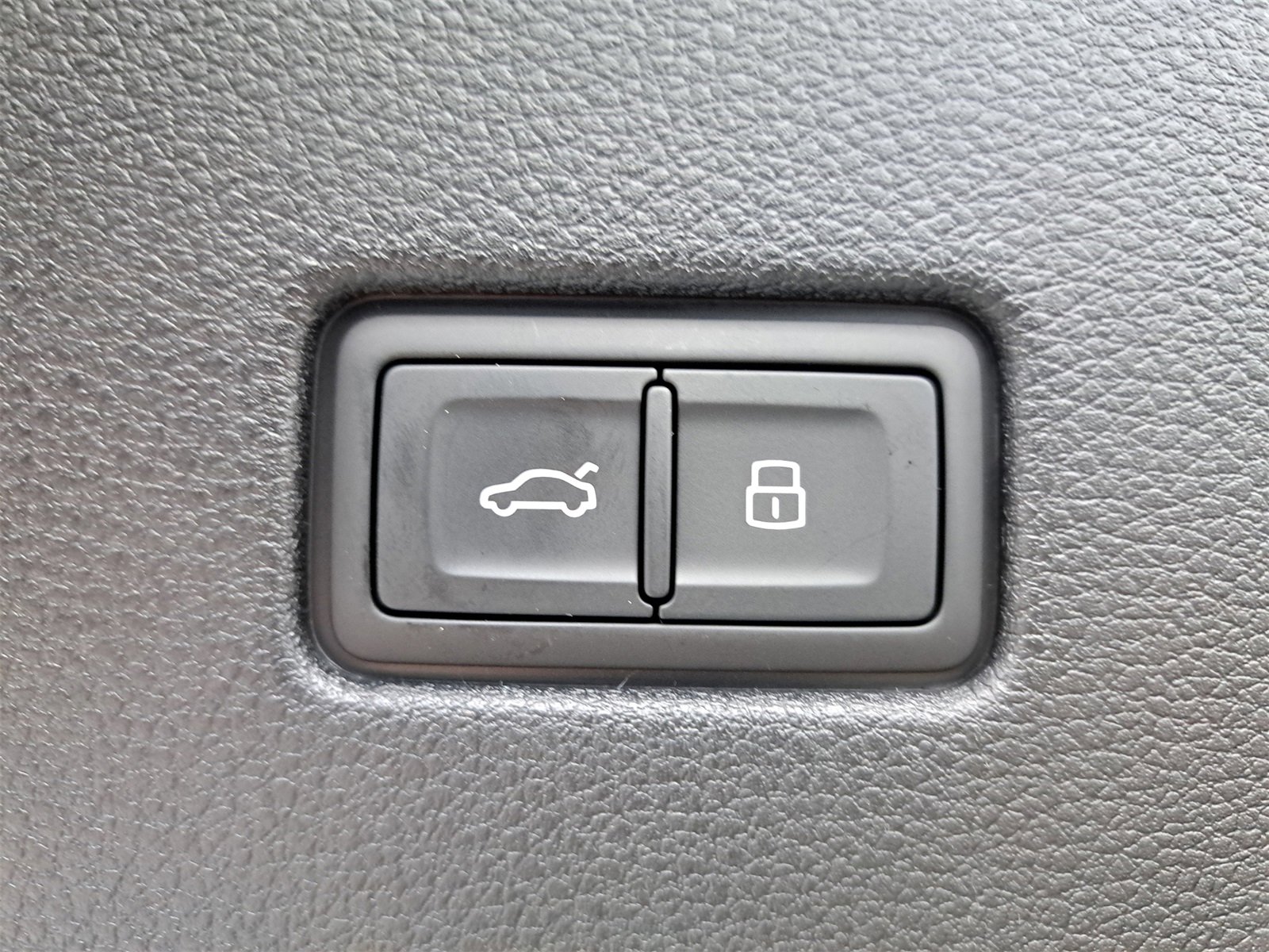 New 2025 Audi RS Q8 performance image 13