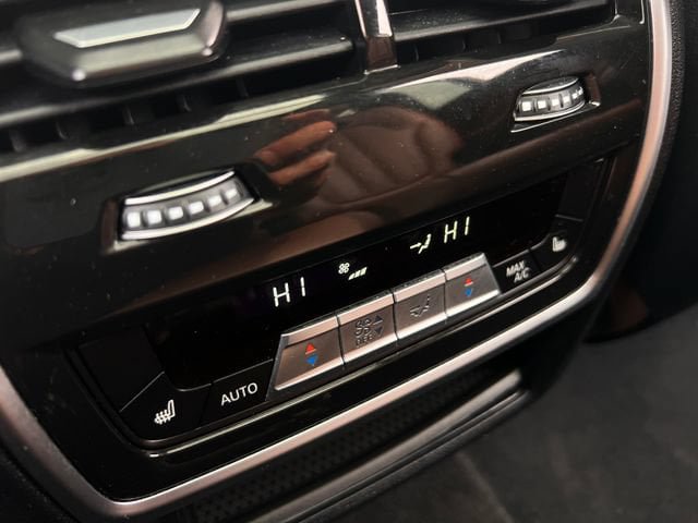 Used 2023 BMW X7 xDrive40i w/ Executive Package AWD/4WD image 20
