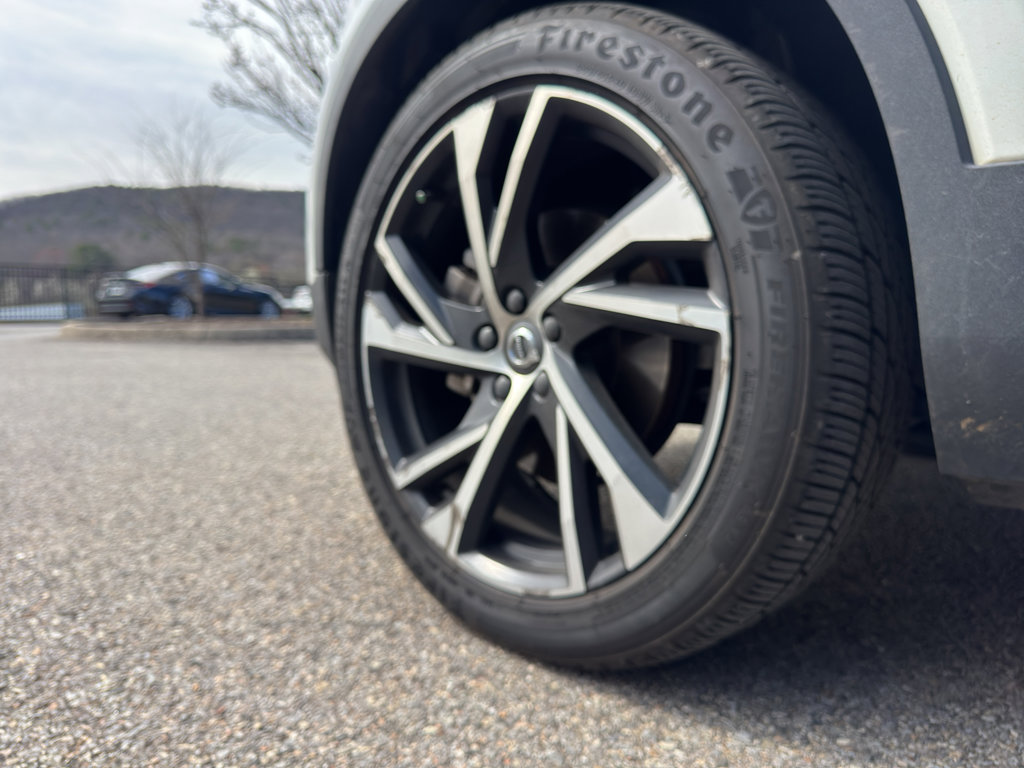 Used 2020 Volvo XC40 T5 R-Design w/ Protection Package Premier image 6