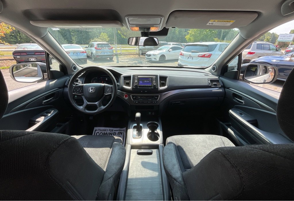 Used 2019 Honda Pilot LX image 18