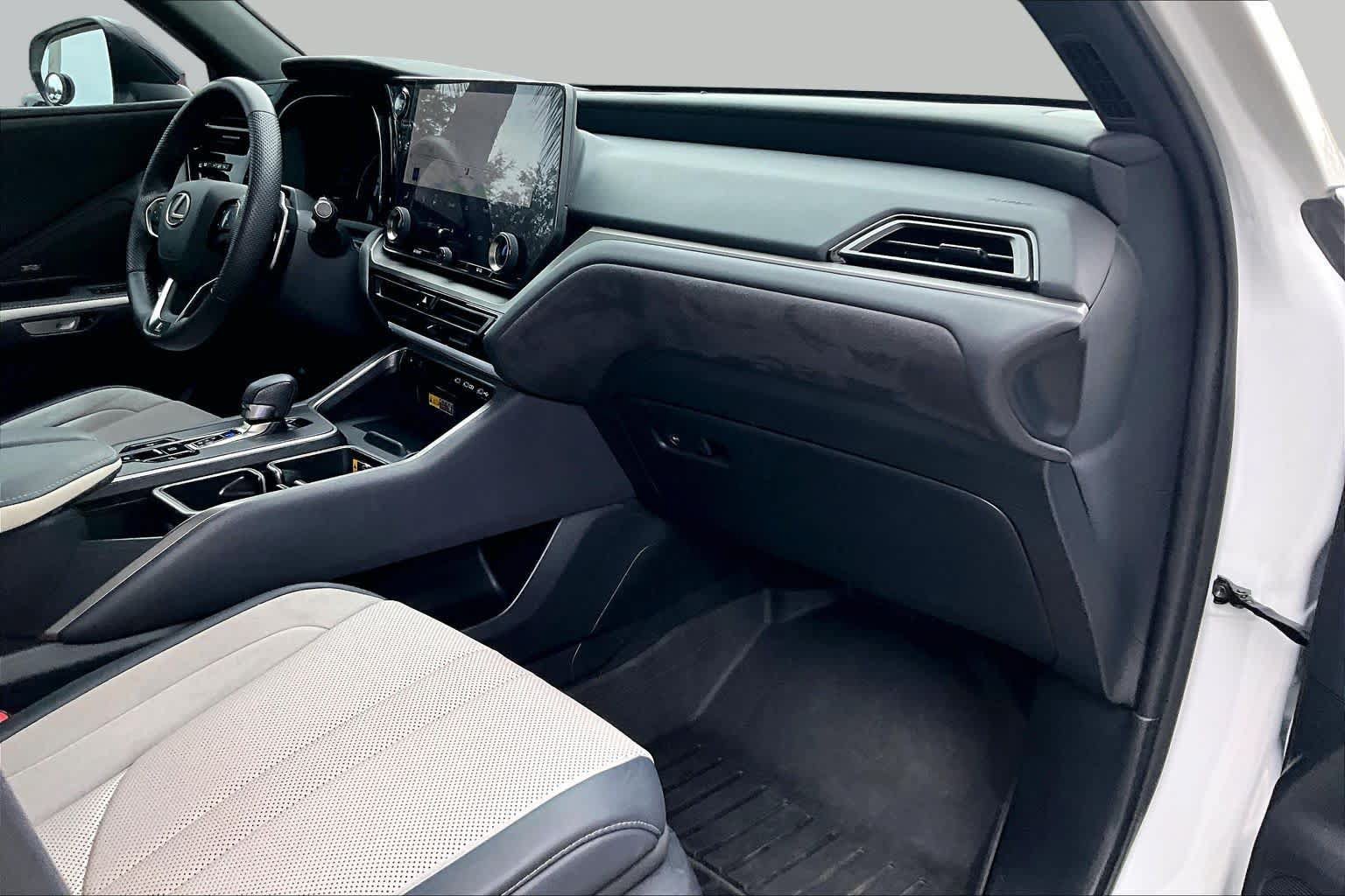 Used 2024 Lexus TX 500h AWD w/ Technology Package image 19