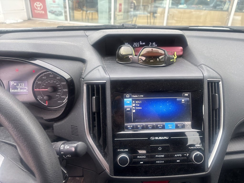 Used 2017 Subaru Impreza 2.0i image 2