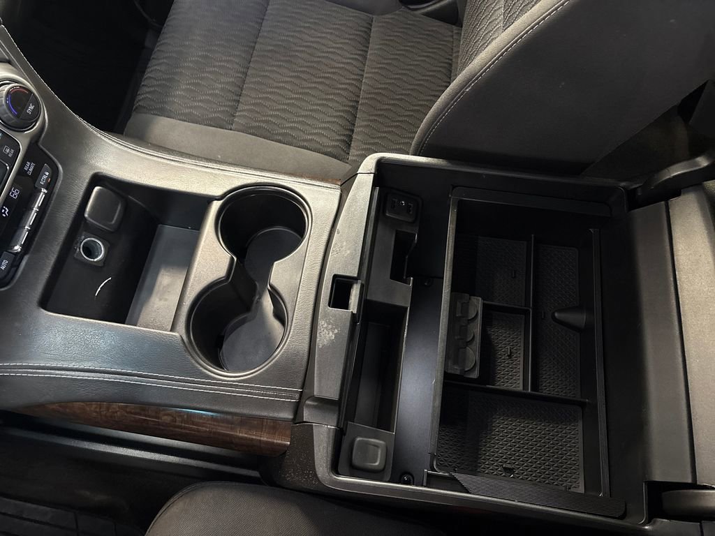 Used 2017 Chevrolet Suburban LS image 26