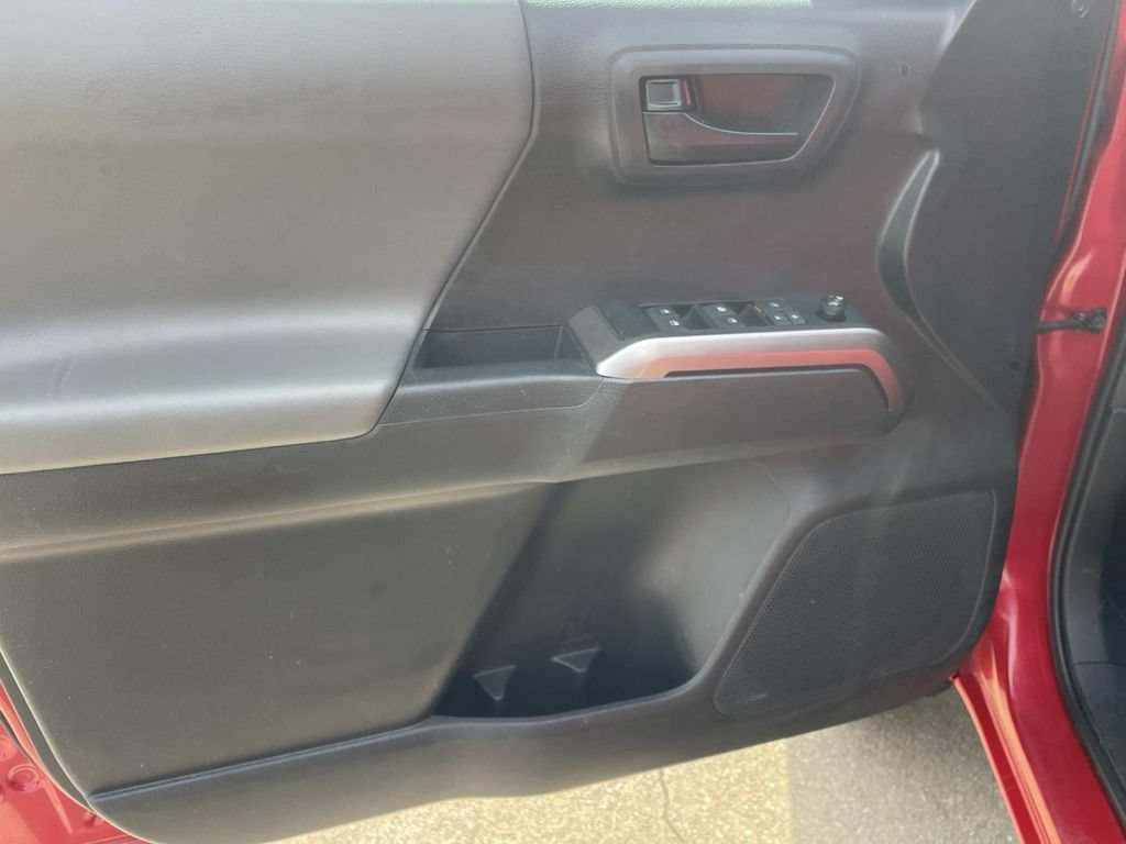 Used 2022 Toyota Tacoma SR5 w/ Technology Package RWD image 10