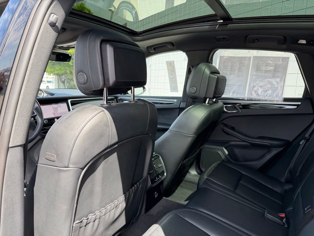 Used 2024 Porsche Macan AWD/4WD image 15