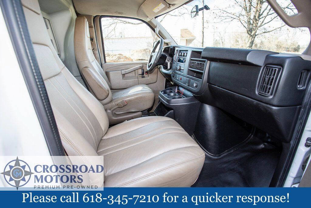 Used 2016 Chevrolet Express 2500 RWD image 19