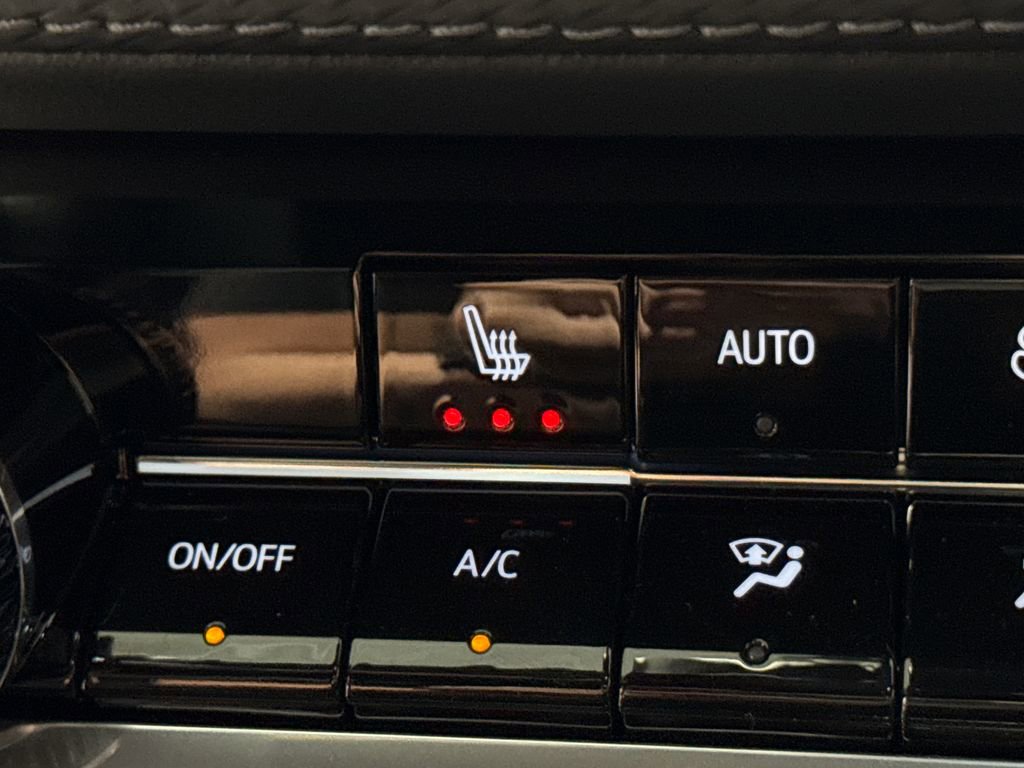 New 2026 Chevrolet Equinox LT w/ Convenience Package II FWD image 18