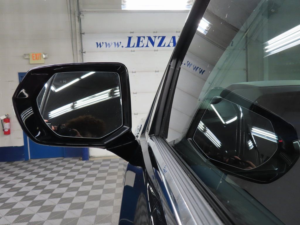 Used 2025 Chevrolet Suburban High Country AWD/4WD image 58