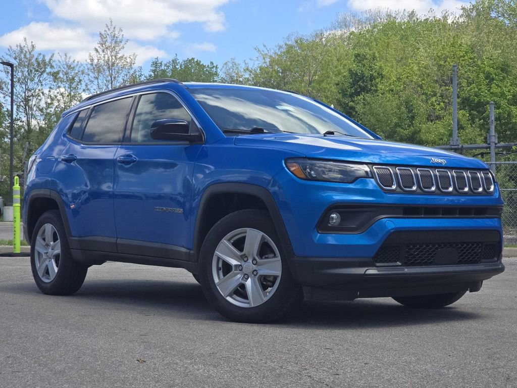 Used 2022 Jeep Compass Latitude w/ Convenience Group AWD/4WD image 1