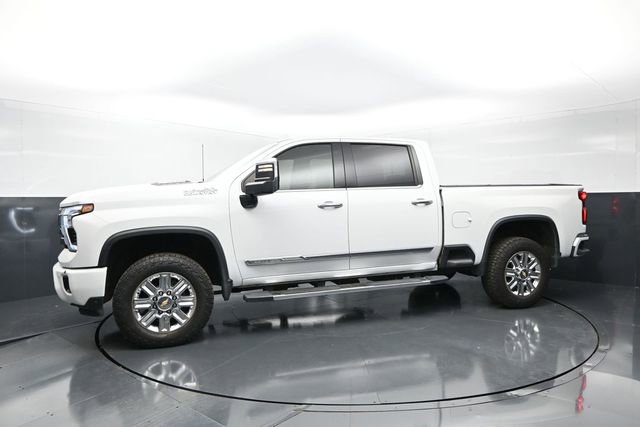 Used 2024 Chevrolet Silverado 2500 High Country w/ Z71 Off-Road Package AWD/4WD image 3