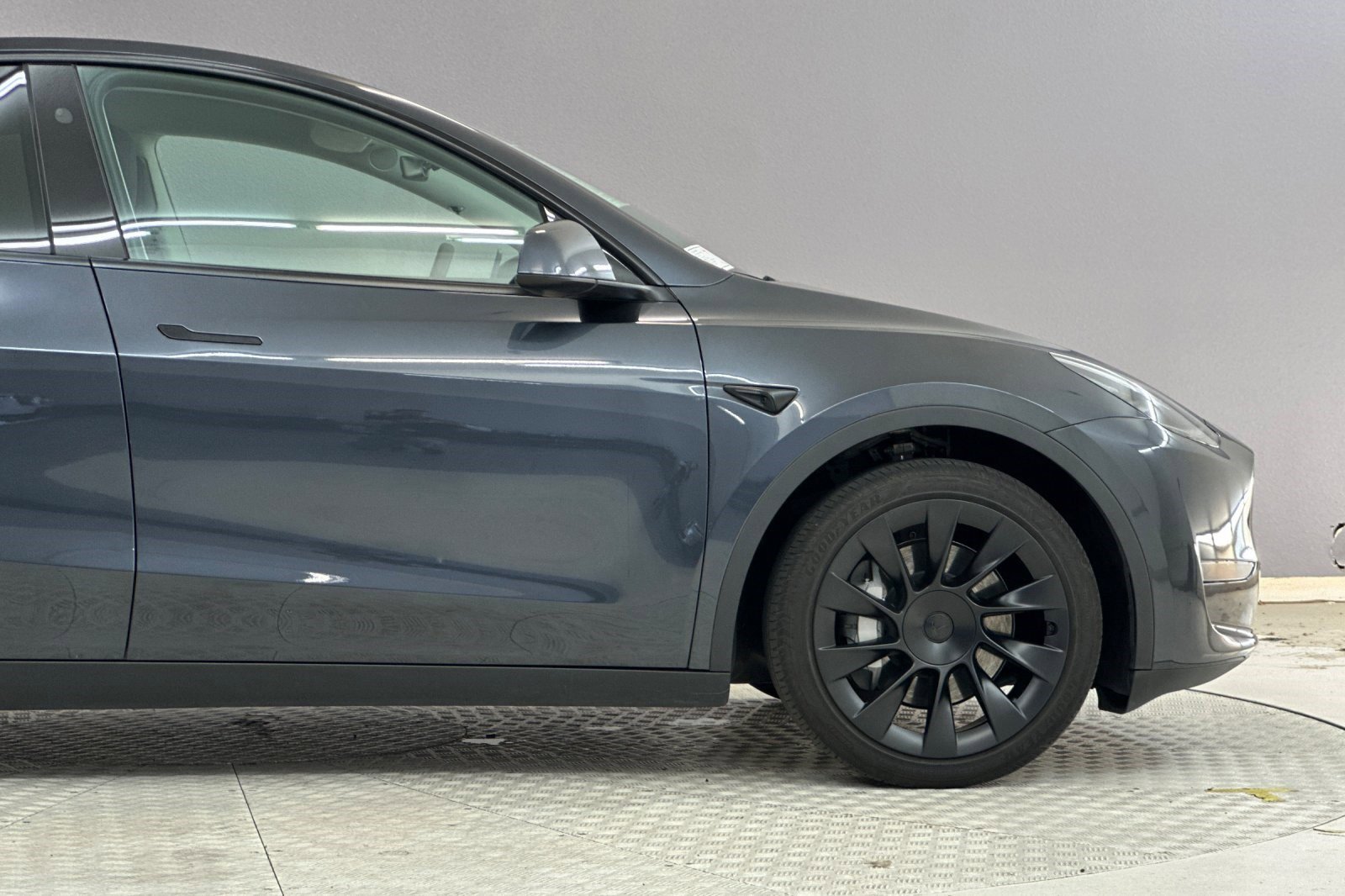 Used 2024 Tesla Model Y Long Range AWD/4WD image 34