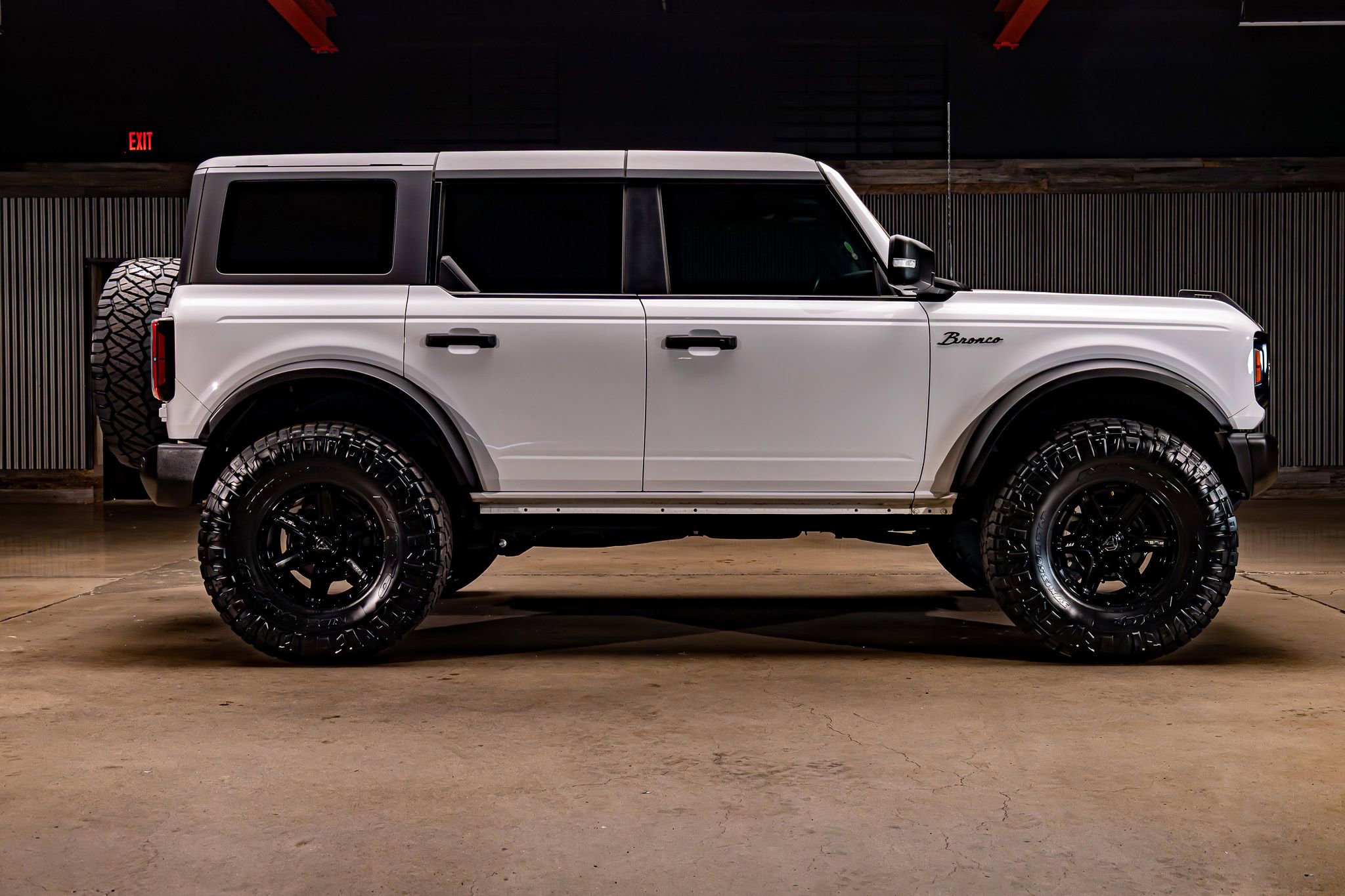 Used 2023 Ford Bronco Wildtrak image 11