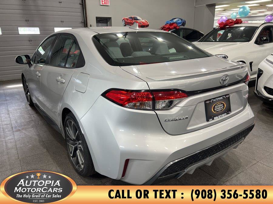 Used 2021 Toyota Corolla SE w/ SE Premium Package FWD image 4