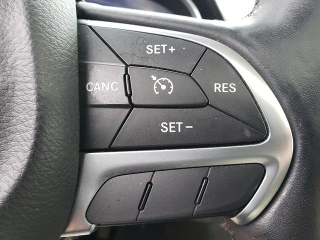 Used 2016 Chrysler 300 C w/ Harman/Kardon Audio Group image 25