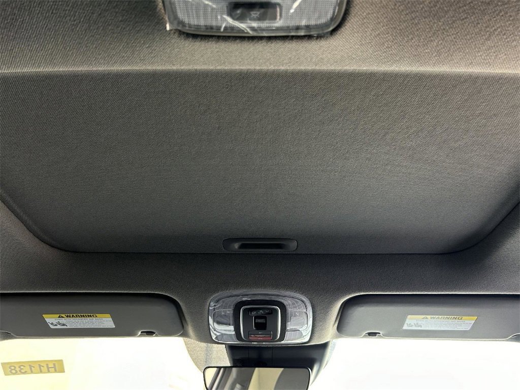 Used 2024 Hyundai Elantra SEL w/ Convenience Package image 3