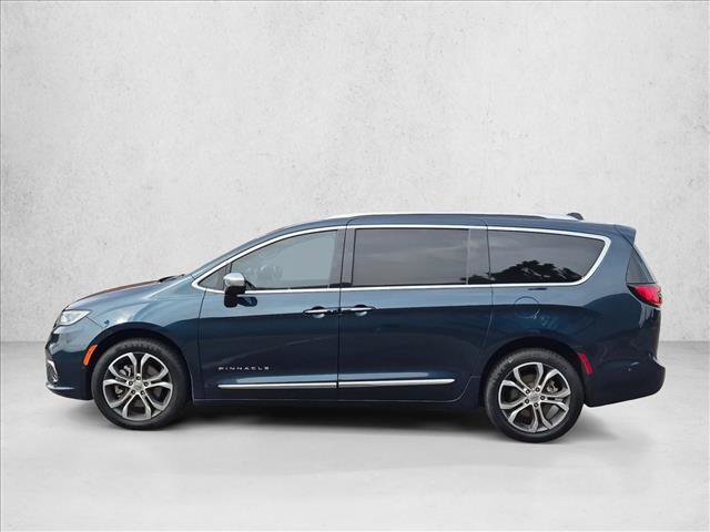Used 2023 Chrysler Pacifica Pinnacle AWD/4WD image 9