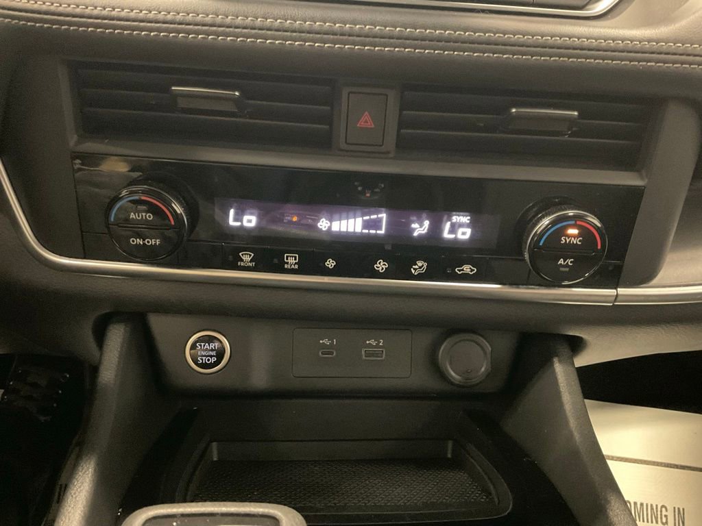Used 2023 Nissan Rogue SV AWD/4WD image 18