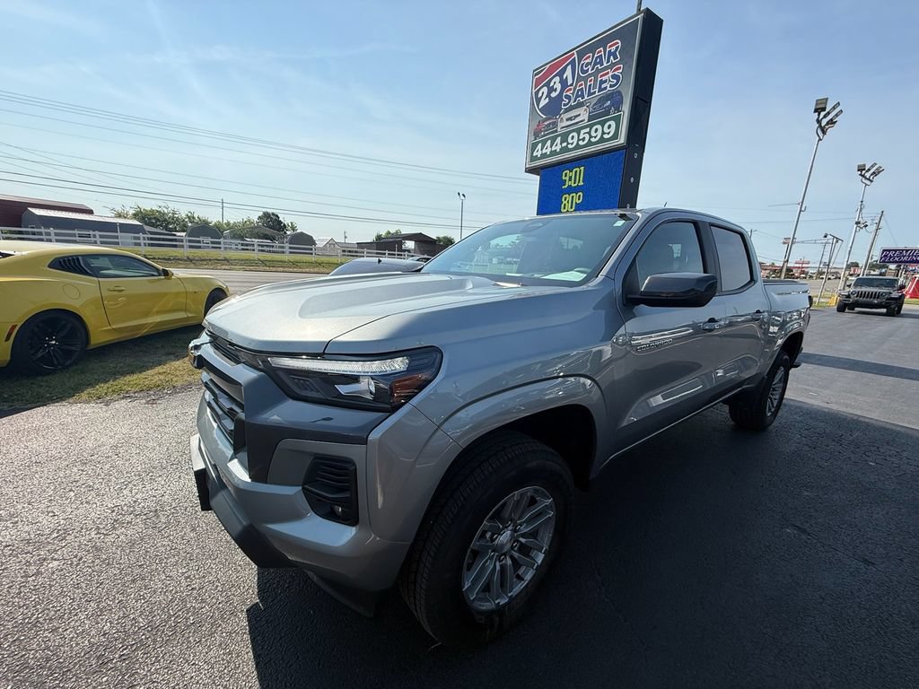 Used 2024 Chevrolet Colorado LT w/ LT Convenience Package III AWD/4WD image 3