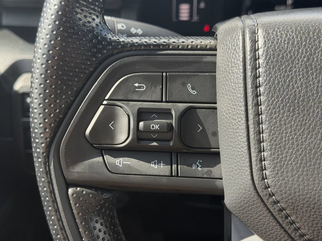 Used 2025 Toyota Tacoma SR AWD/4WD image 24
