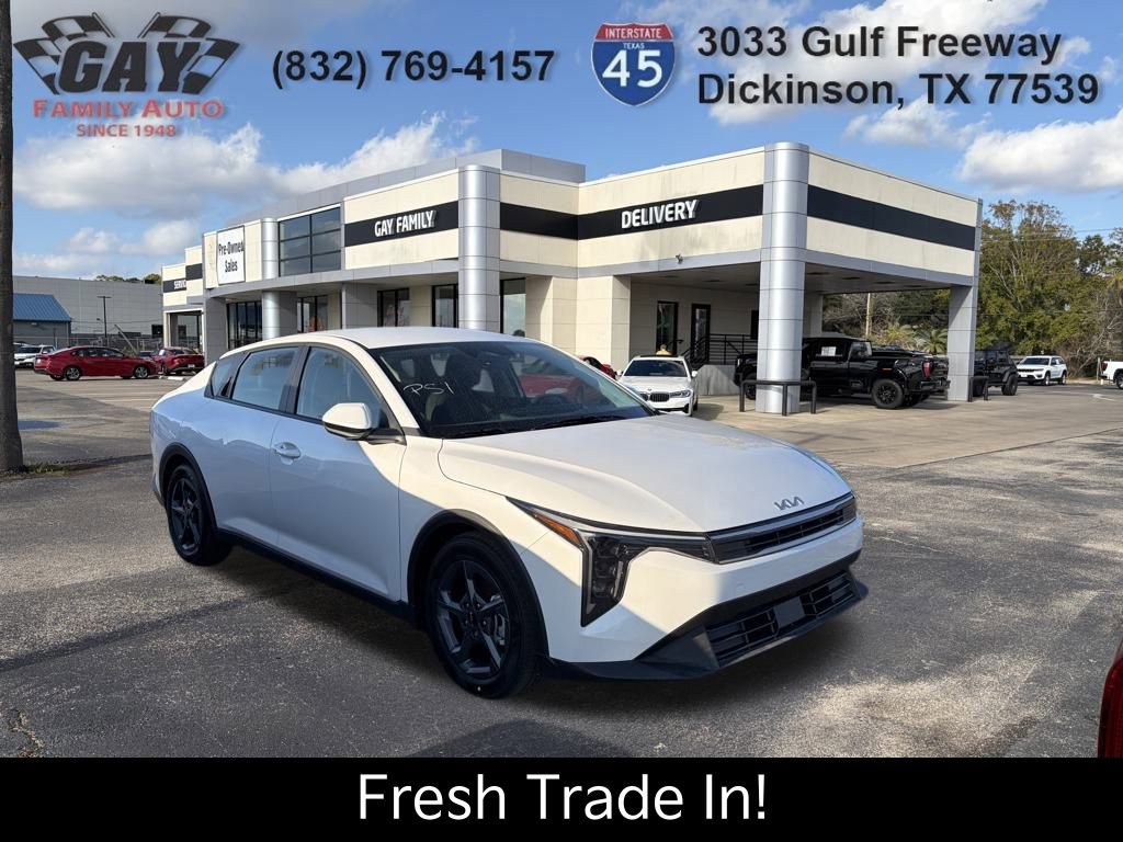 Certified 2025 Kia K4 LXS image 1
