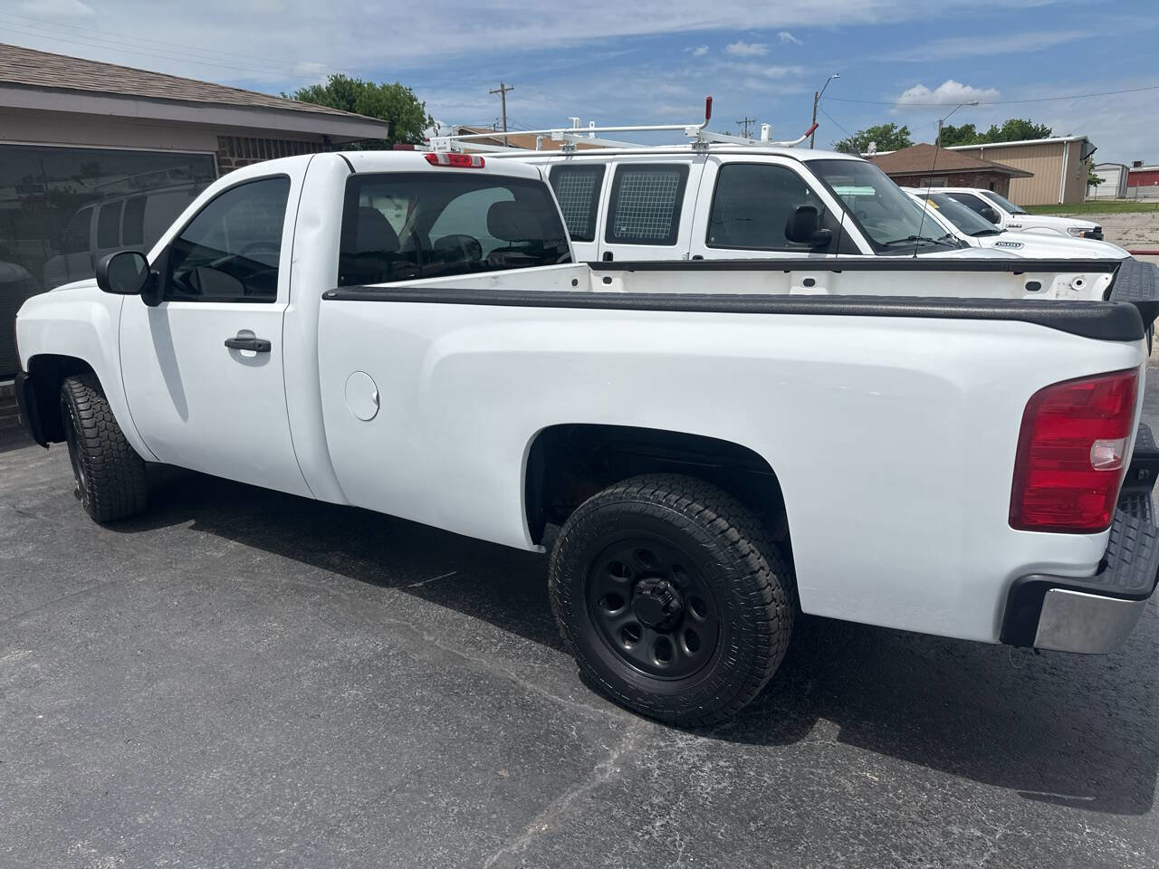 Used 2012 Chevrolet Silverado 1500 W/T RWD image 9