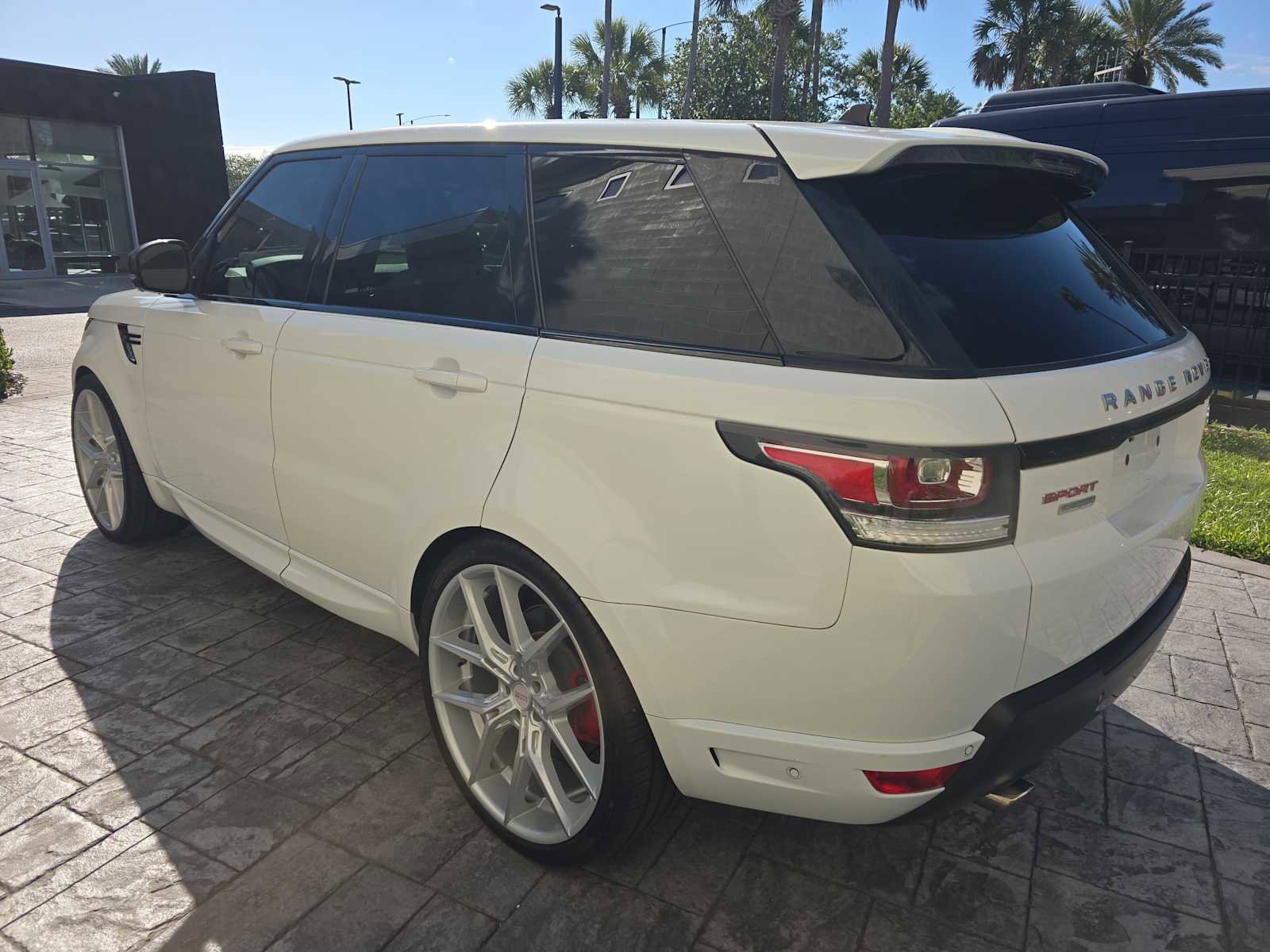 Used 2016 Land Rover Range Rover Sport Autobiography image 19