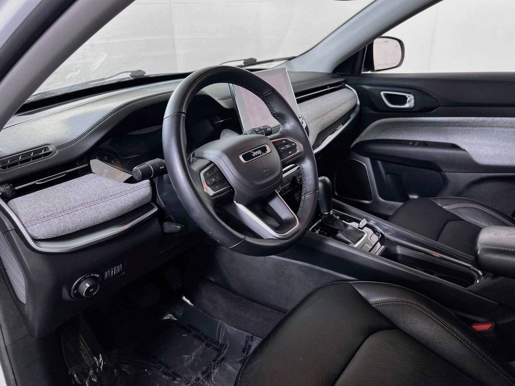 Used 2022 Jeep Compass Latitude AWD/4WD image 9