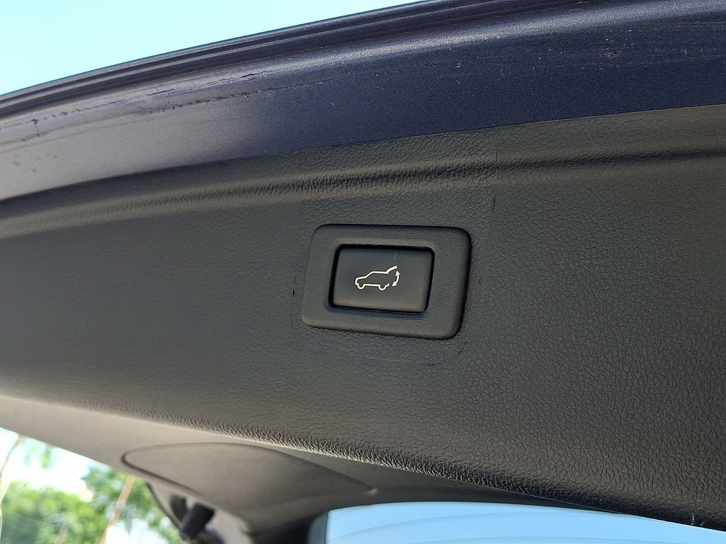 Used 2017 Subaru Outback 2.5i Limited AWD/4WD image 32