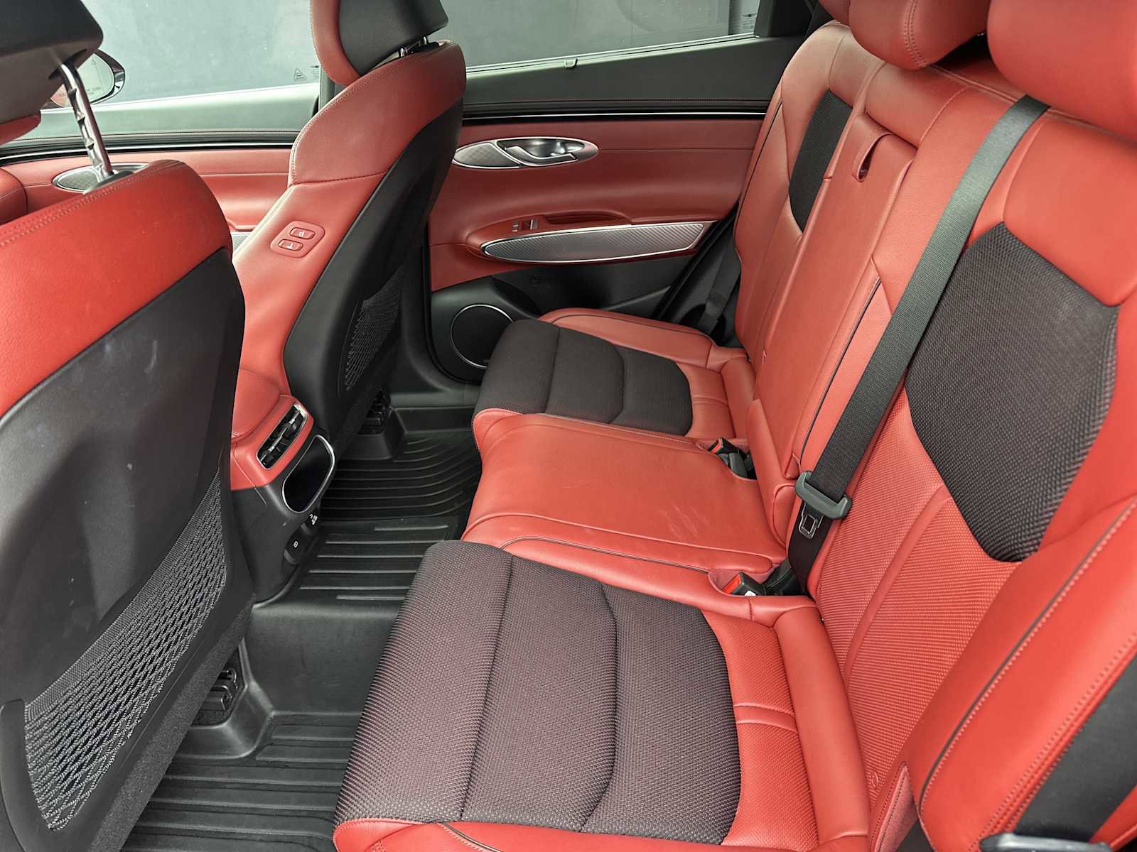 Used 2022 Genesis GV70 2.5T w/ Sport Prestige Package image 26