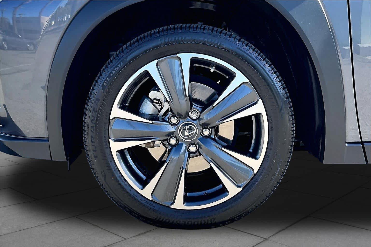 Certified 2024 Lexus UX 250h FWD image 10