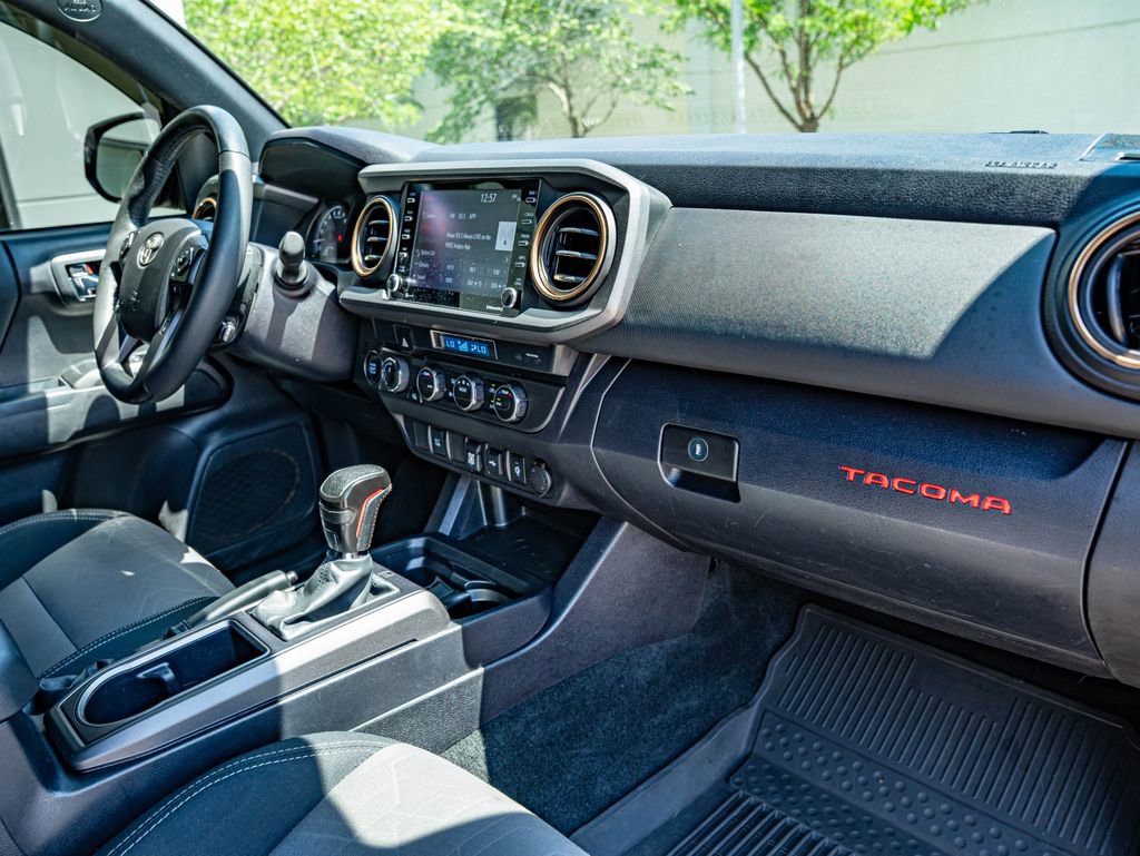 Used 2022 Toyota Tacoma TRD Off-Road AWD/4WD image 39