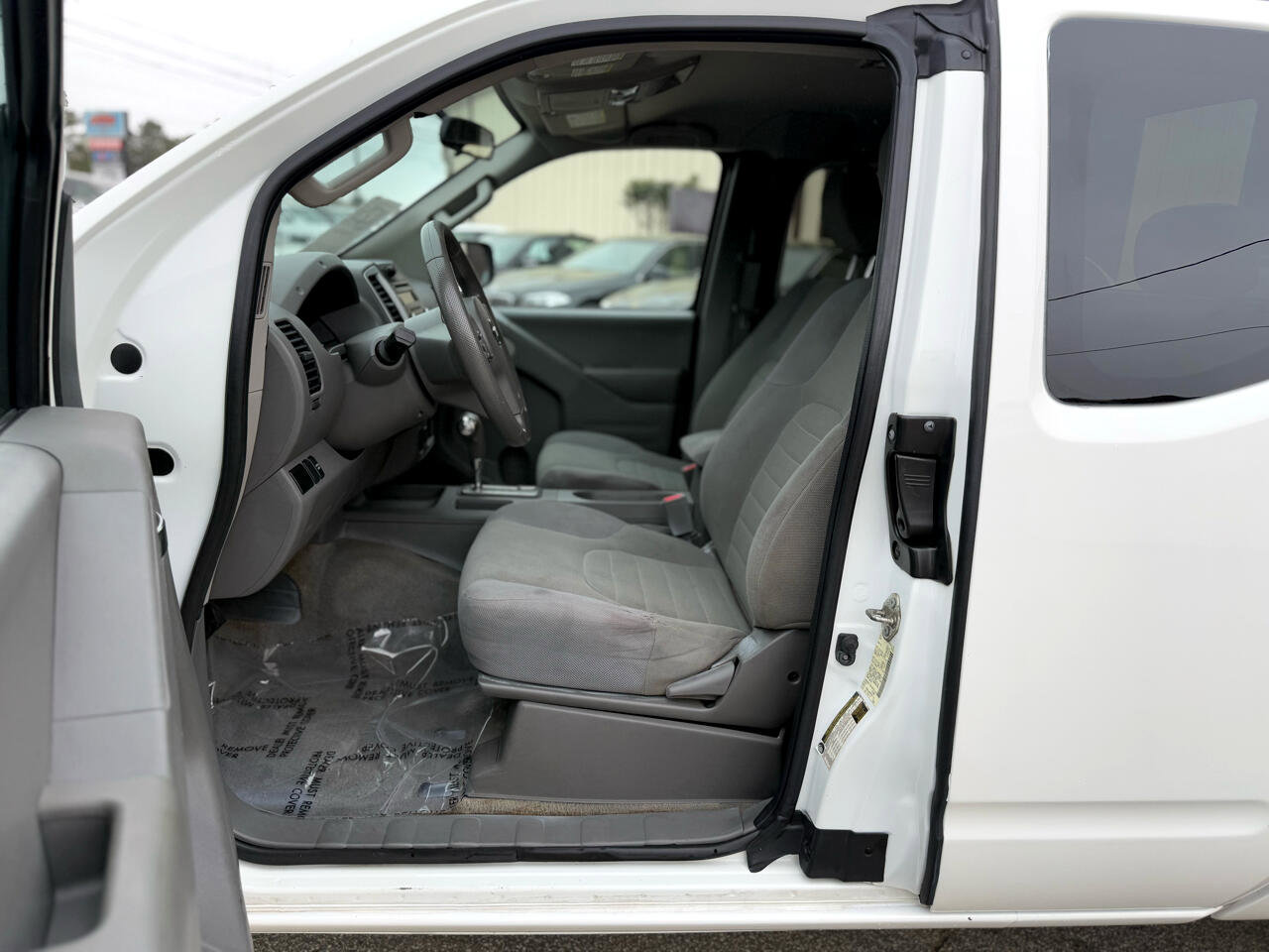 Used 2016 Nissan Frontier S image 11