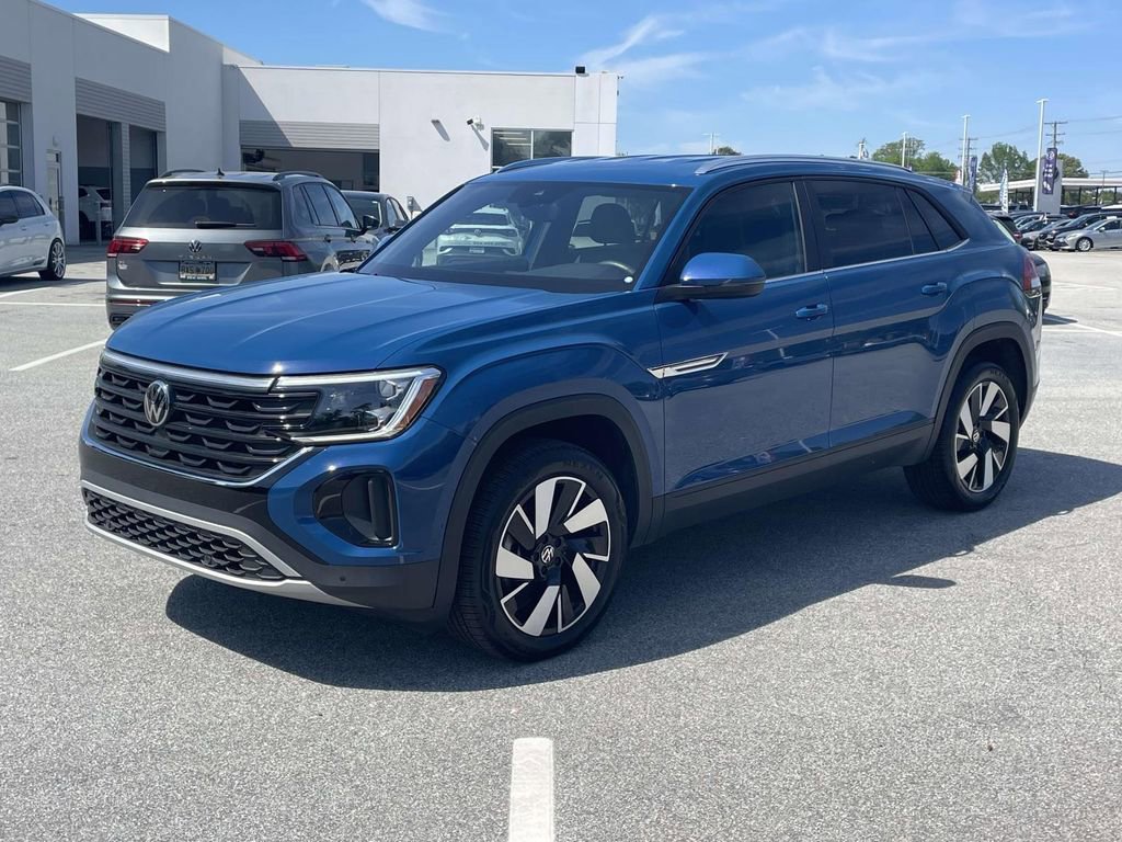 Used 2025 Volkswagen Atlas Cross Sport SE FWD image 3