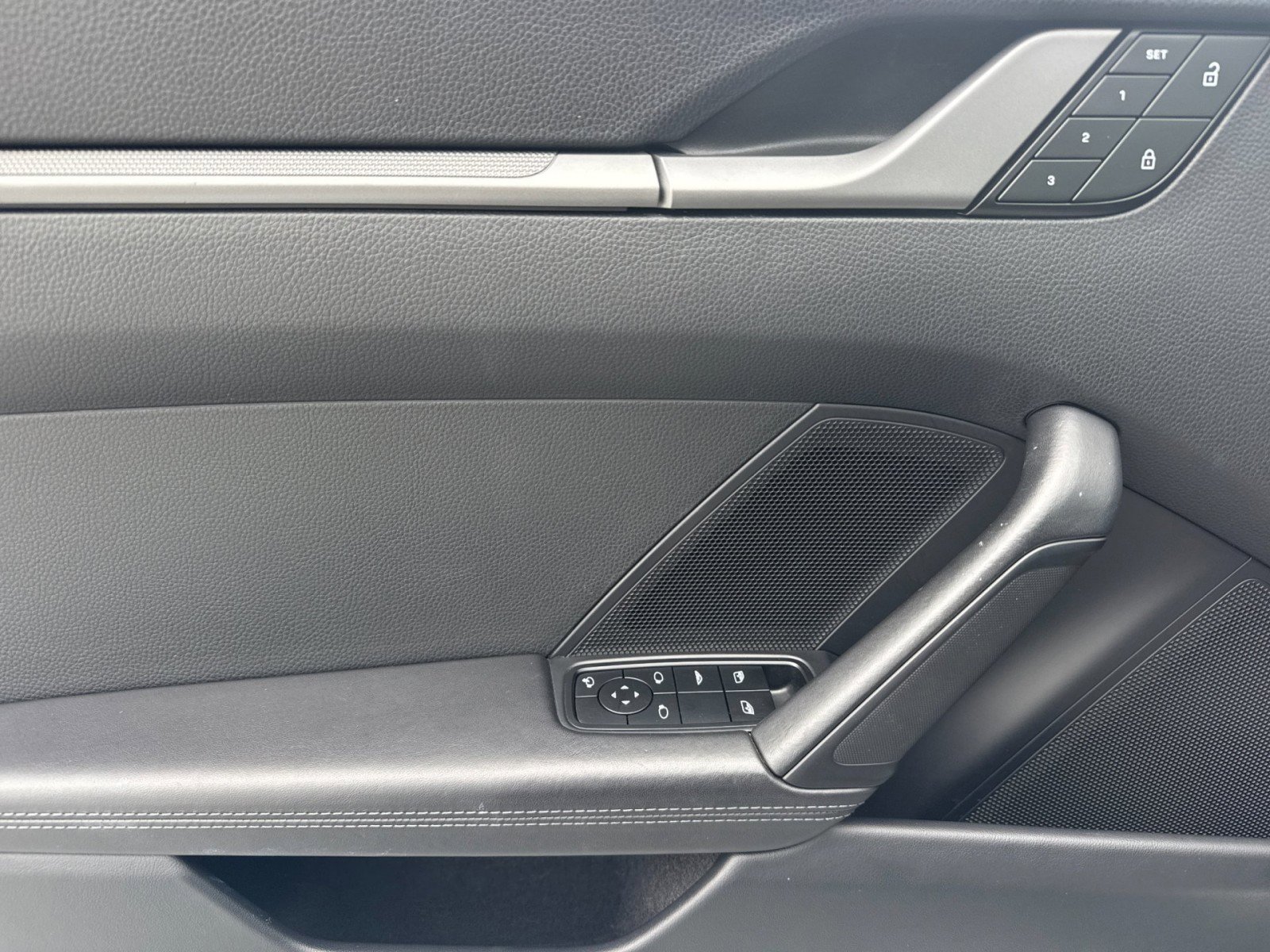 Used 2022 Porsche 911 Carrera image 13