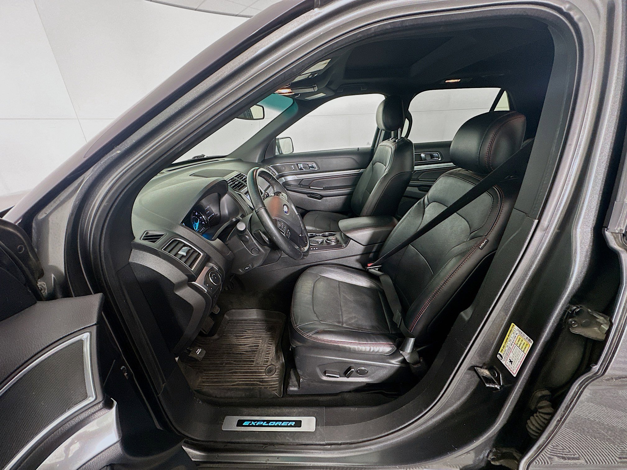 Used 2017 Ford Explorer Sport w/ Equipment Group 401A image 13