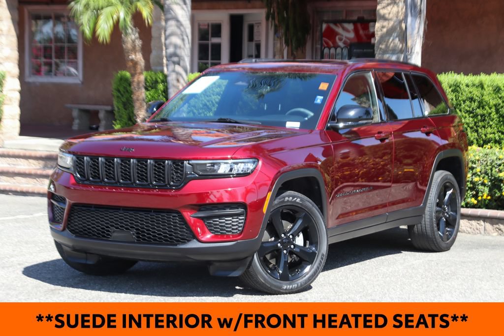 Used 2024 Jeep Grand Cherokee Altitude RWD image 4