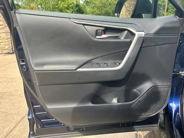 Used 2019 Toyota RAV4 XSE w/ XSE Weather Package AWD/4WD image 12