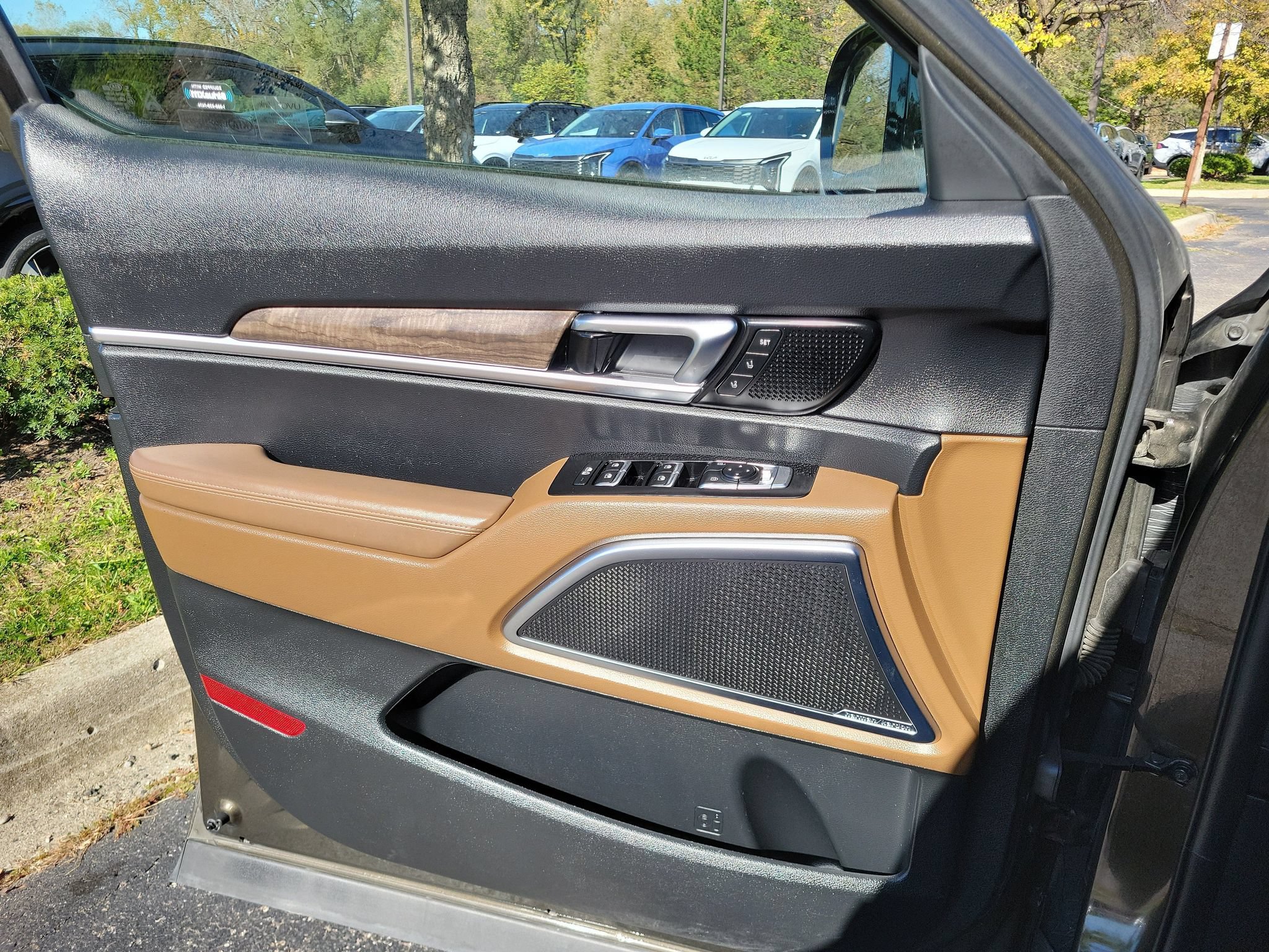 Used 2020 Kia Telluride SX w/ SX Prestige Package AWD/4WD image 9