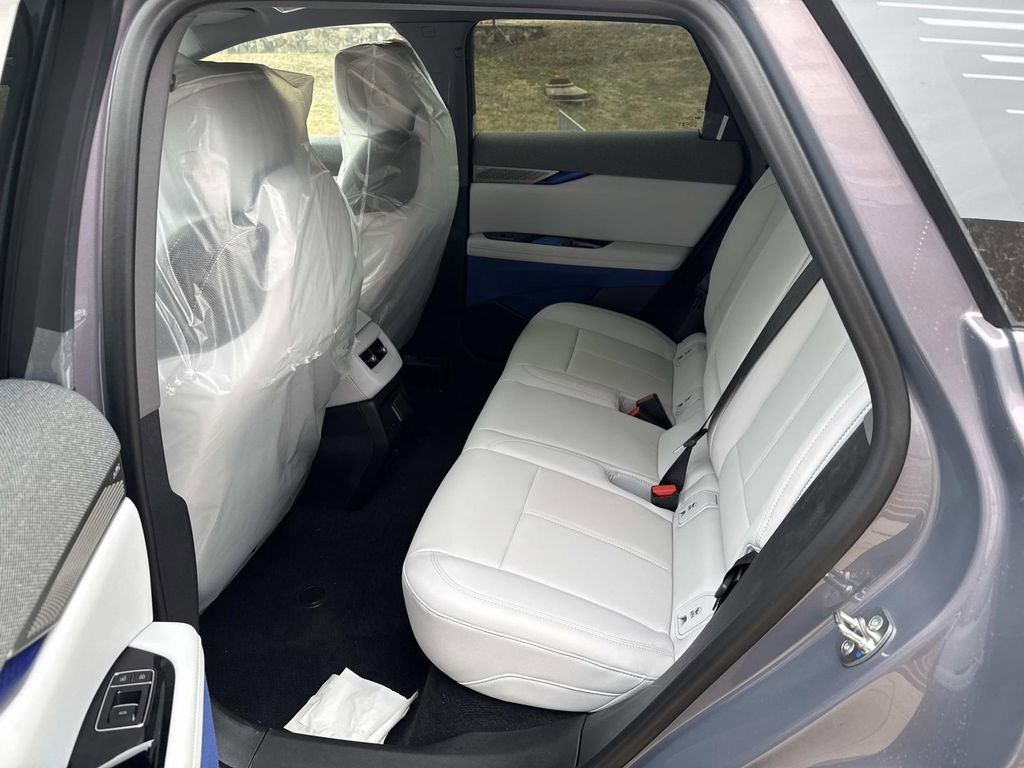 New 2026 Cadillac Optiq Luxury 1 w/ LPO, Floor Liner Package AWD/4WD image 9