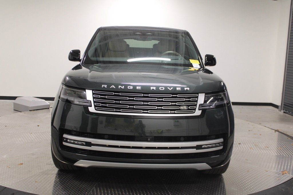 Used 2024 Land Rover Range Rover Long Wheelbase Autobiography image 10