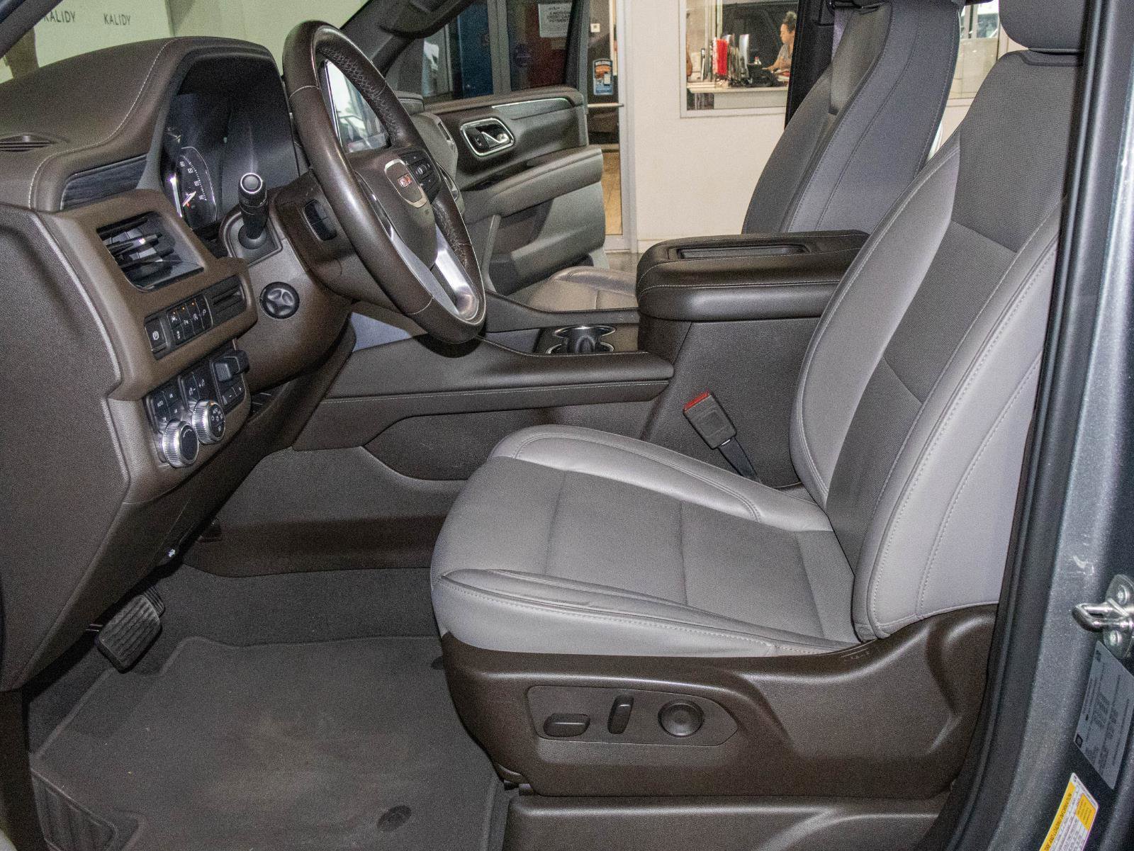 Used 2021 GMC Yukon SLT w/ SLT Luxury Plus Package image 8