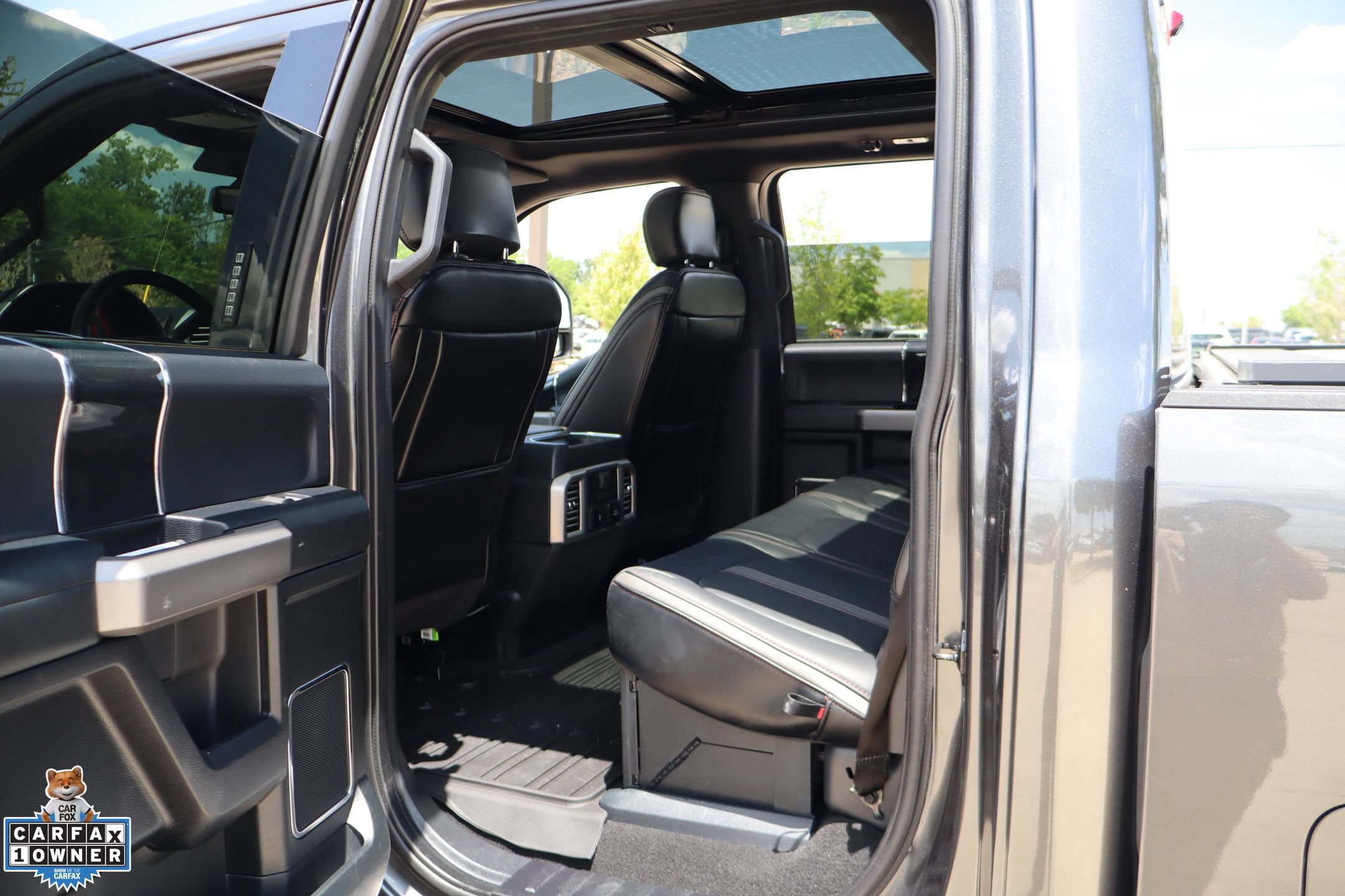 Used 2020 Ford F250 Platinum w/ FX4 Off-Road Package AWD/4WD image 27