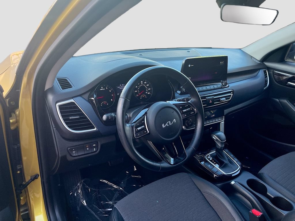 Used 2022 Kia Seltos Nightfall Edition AWD/4WD image 11