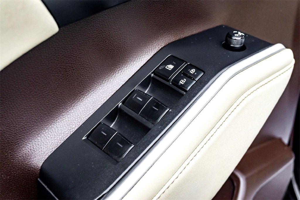 Used 2022 Toyota Highlander XLE image 11