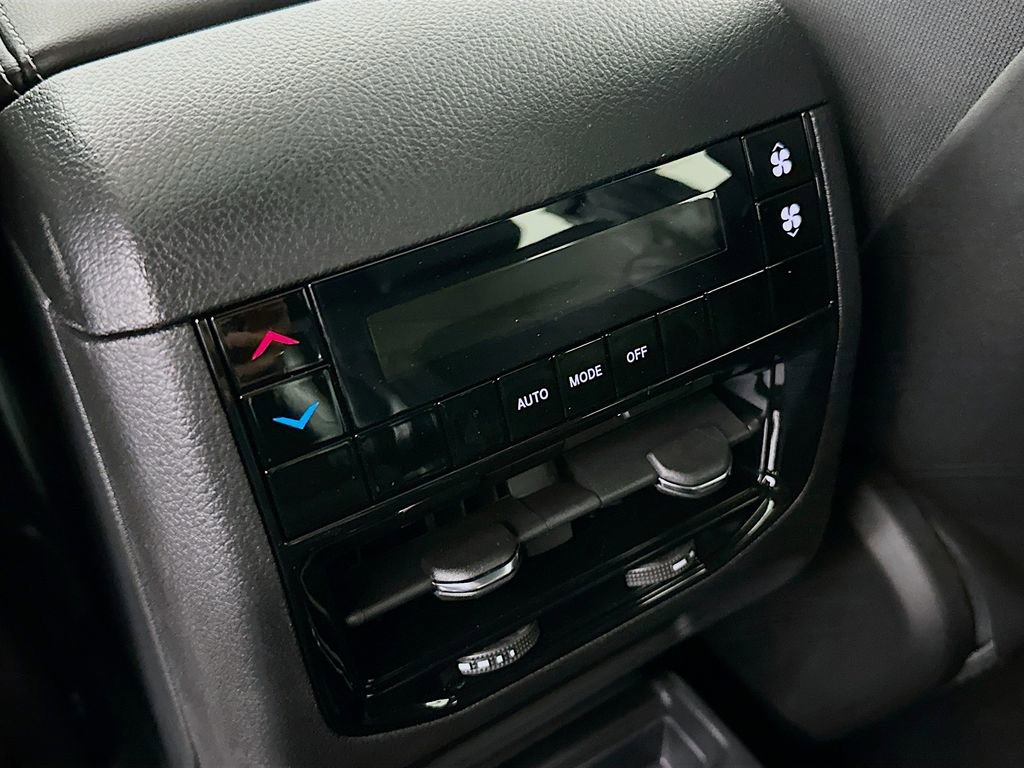 New 2025 Jeep Grand Cherokee L Altitude image 32