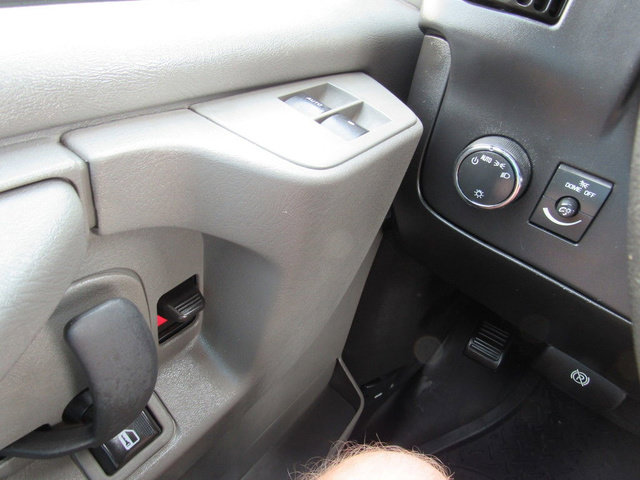 Used 2015 Chevrolet Express 2500 RWD image 37
