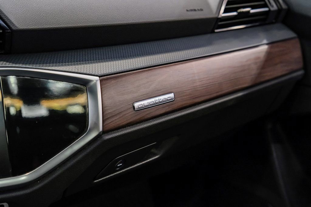 Used 2020 Audi Q3 2.0T Premium Plus w/ Premium Plus Package image 29