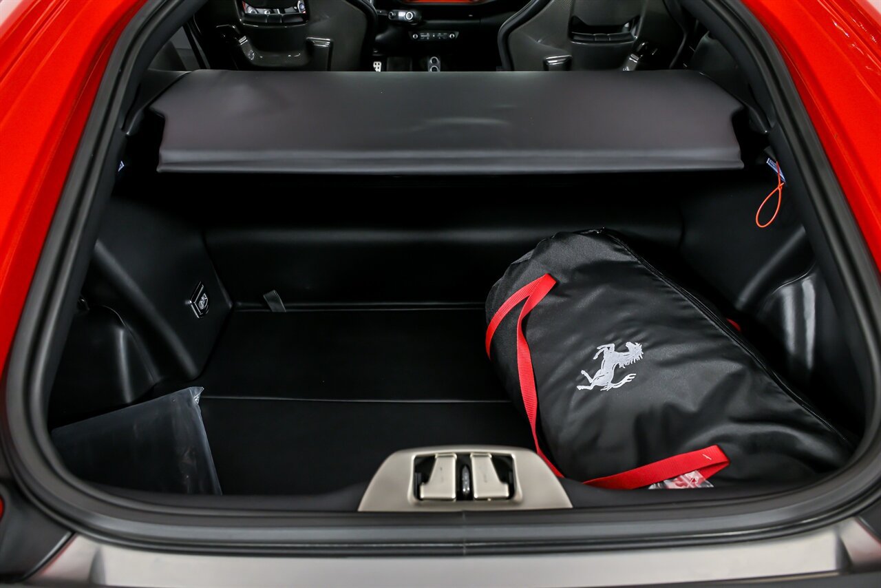 Used 2018 Ferrari 812 Superfast RWD image 15