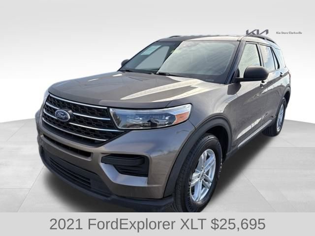 Used 2021 Ford Explorer XLT image 4