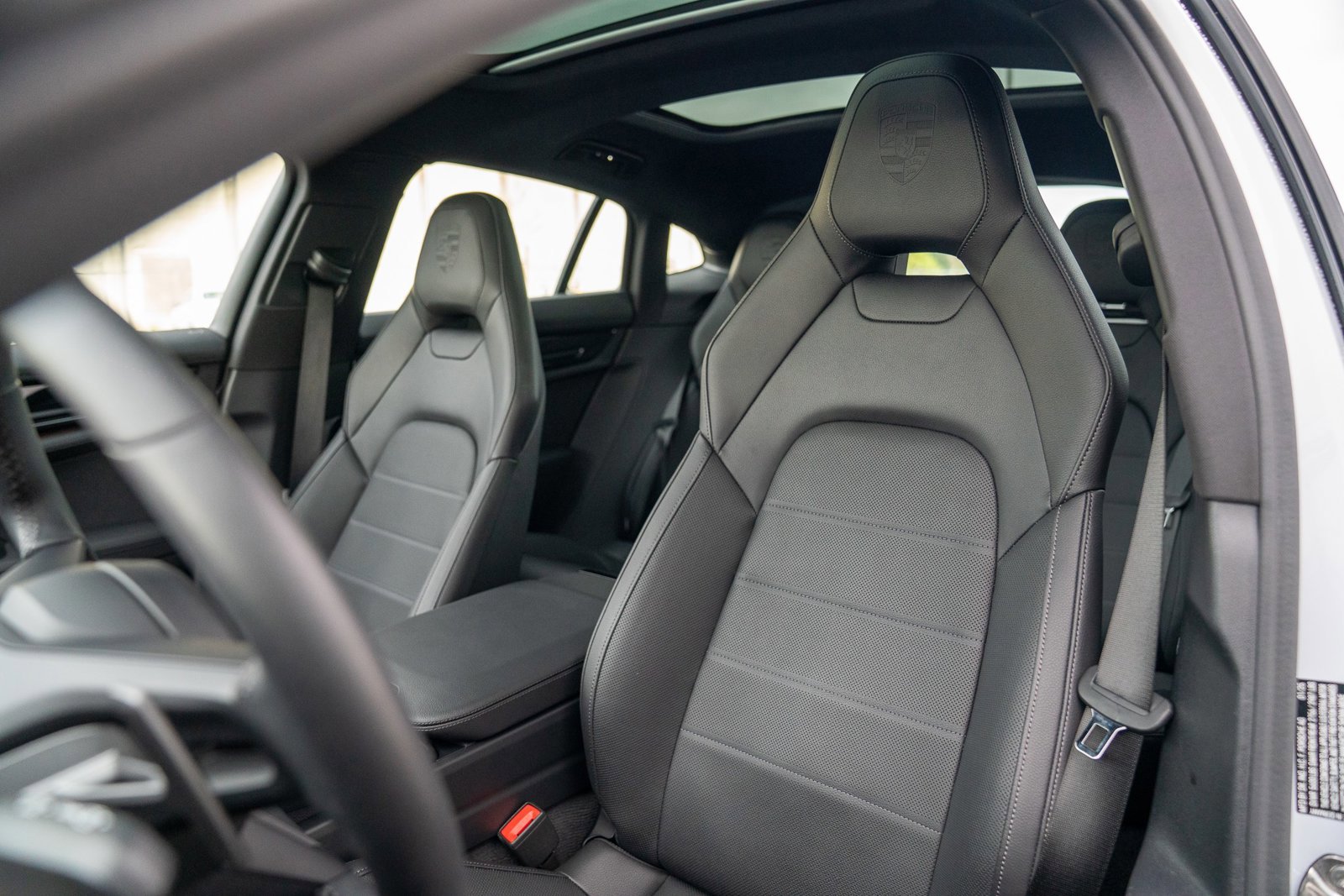 Used 2025 Porsche Panamera 4 image 5